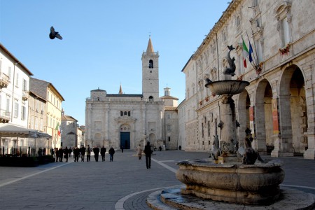 Piazza Arringo ascoli piceno